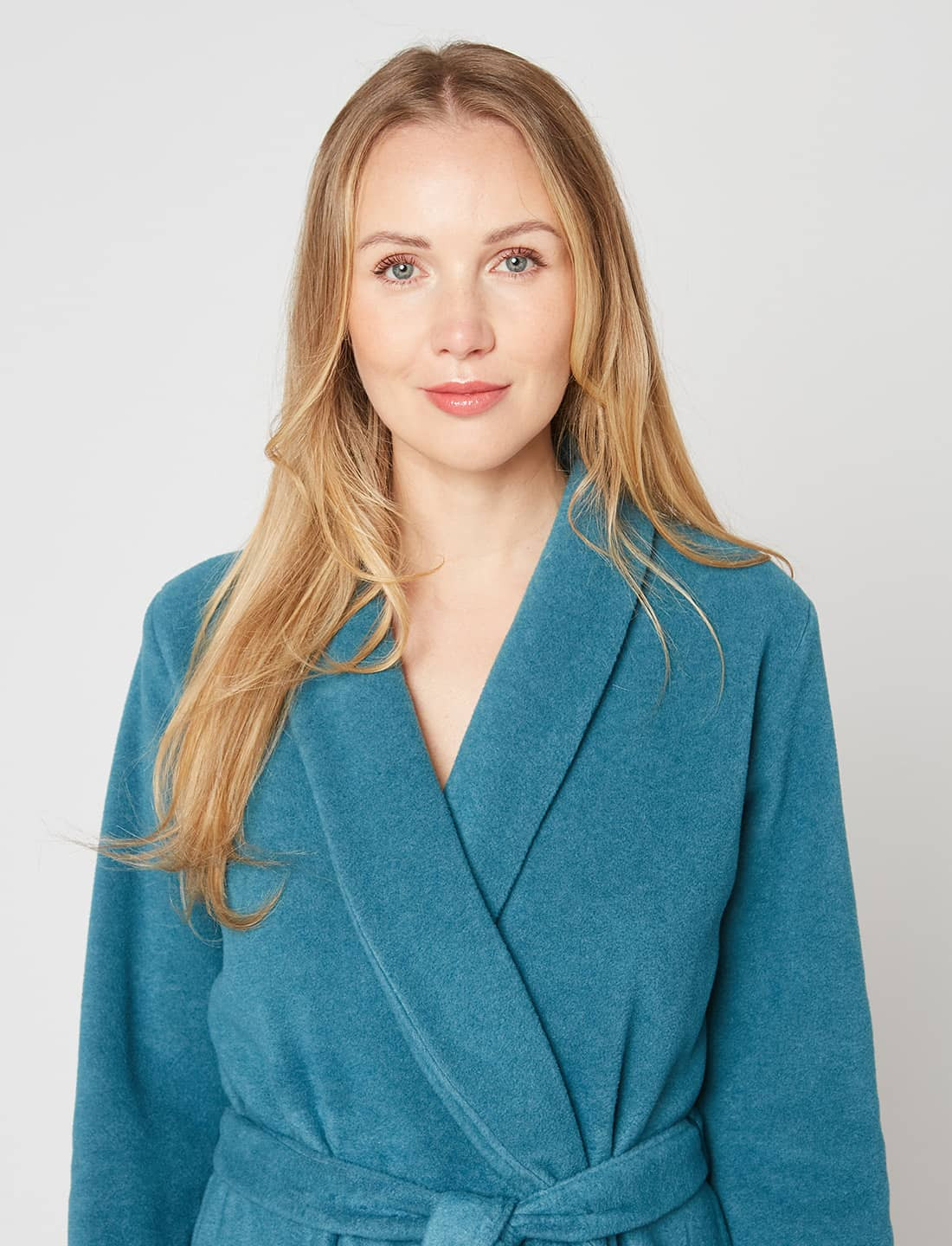 Peacock blue ESSENTIEL H62A bathrobe