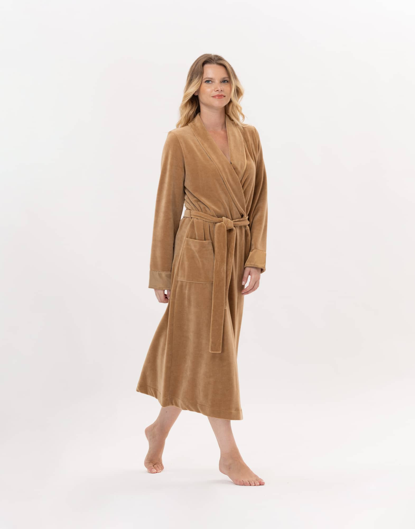 Velvet bathrobe ESSENTIEL 867 Gold