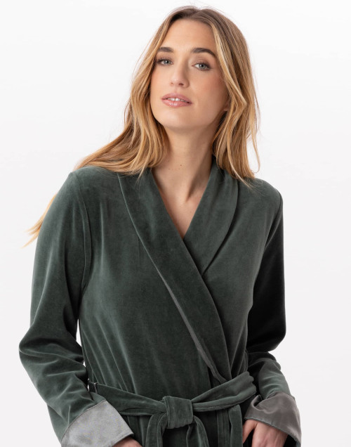 Velvet bathrobe ESSENTIEL 867 Moss Green